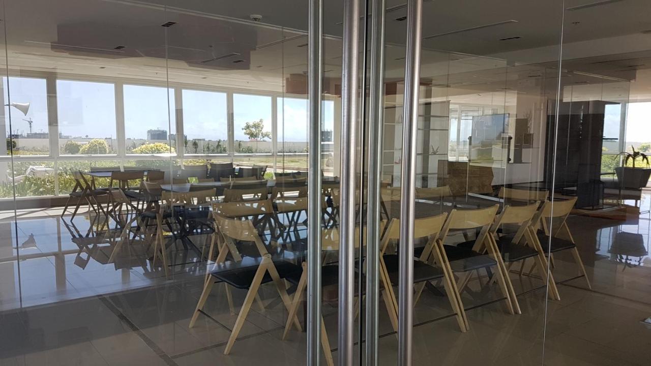 Mactan Newtown Condo With Garden And Ocean View 8Newtown Blvd Lapu-Lapu City Eksteriør billede